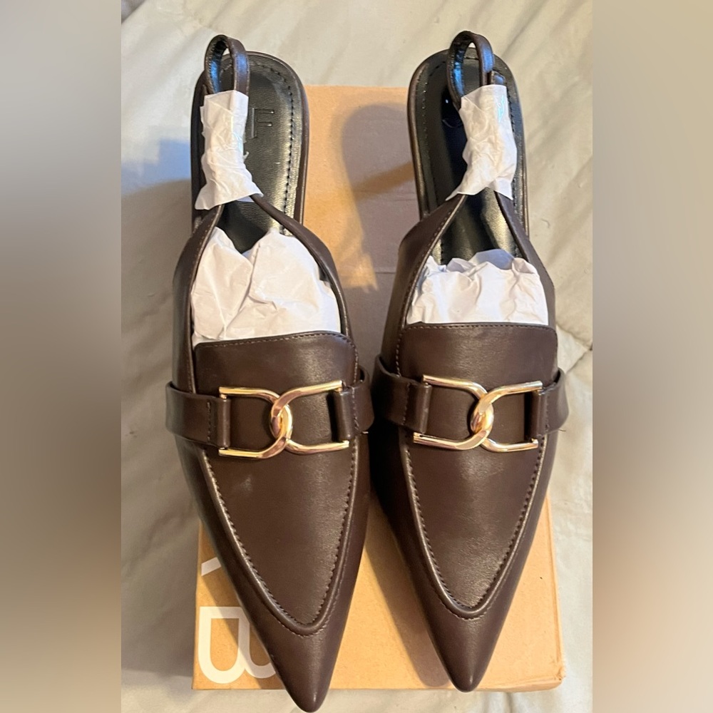 Elegant Brown Loafers with Gold Accent